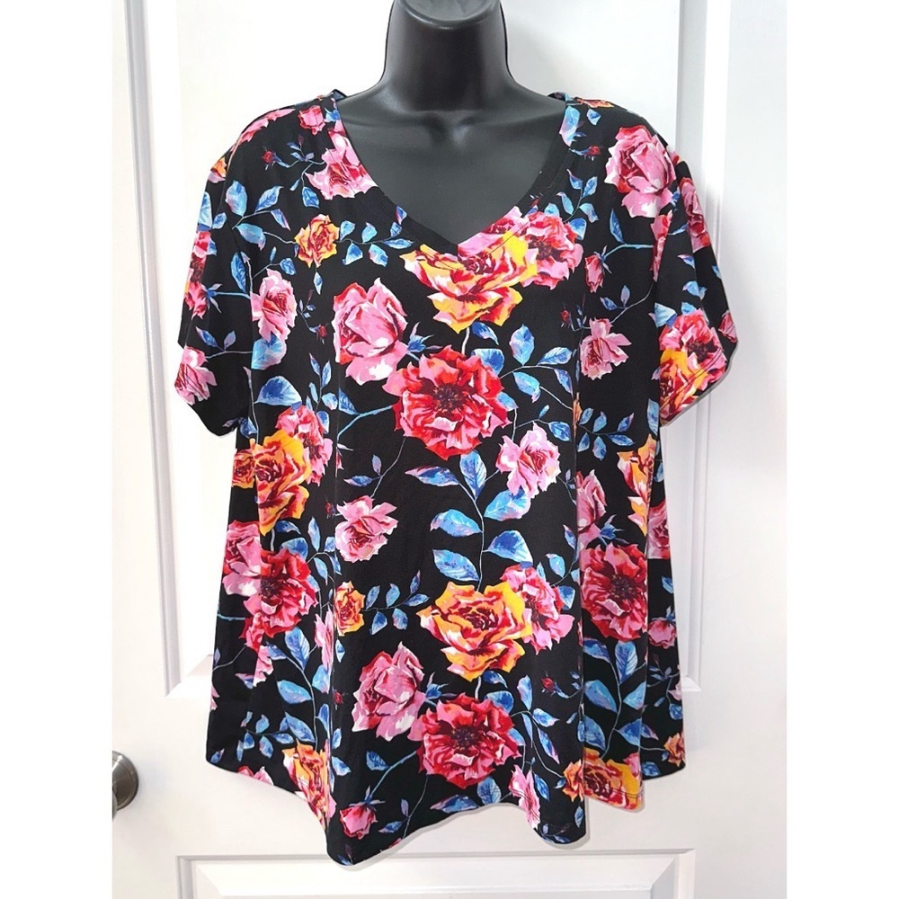 Pioneer Woman scoop neck tee